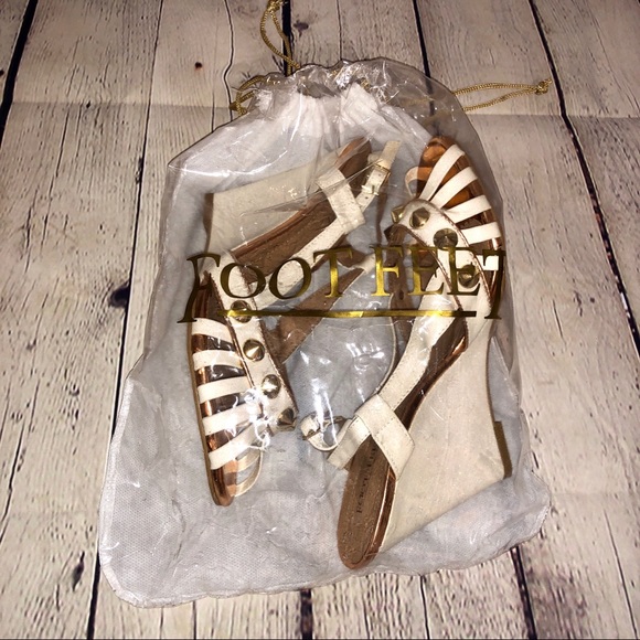 Gold and White Sparkly Dress Wedges, size 8 - Picture 5 of 5